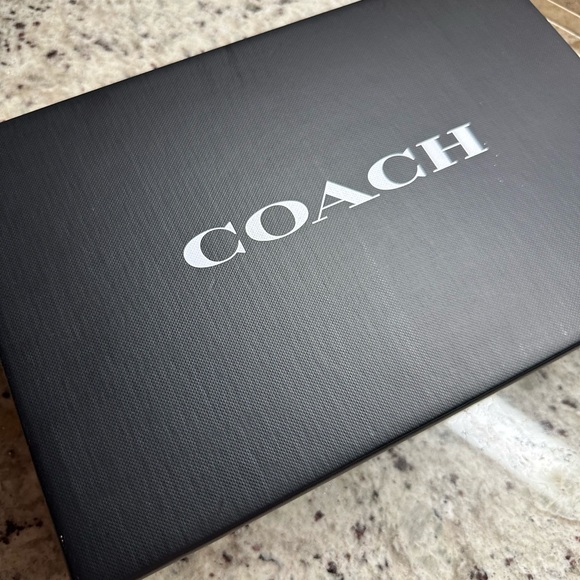 Gorgeous new in box Coach Kellie leather sandals - size 8.5 - Picture 14 of 15